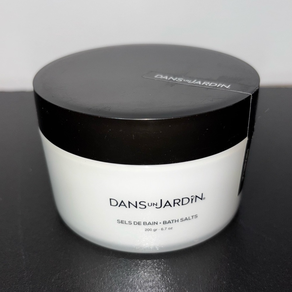 Dans un Jardin Bath Salts 200 grams Cruelty Free